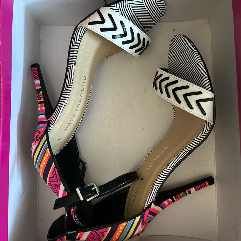 Chinese Laundry Z Lovely Holiday Heels Size 7